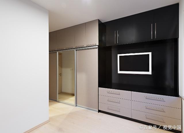 去選“定制衣柜”，帶了設(shè)計(jì)師閨蜜，4個(gè)問(wèn)題“問(wèn)倒”商家